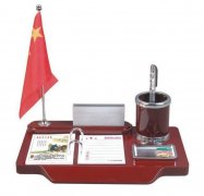 尊貴紅色木質(zhì)臺(tái)歷 商務(wù)臺(tái)歷制作