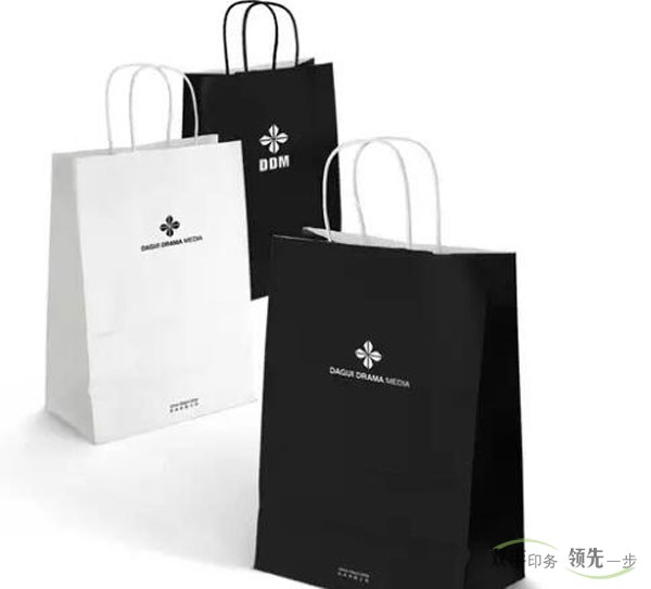 常用手提袋印刷材質(zhì)的優(yōu)缺點(diǎn)？